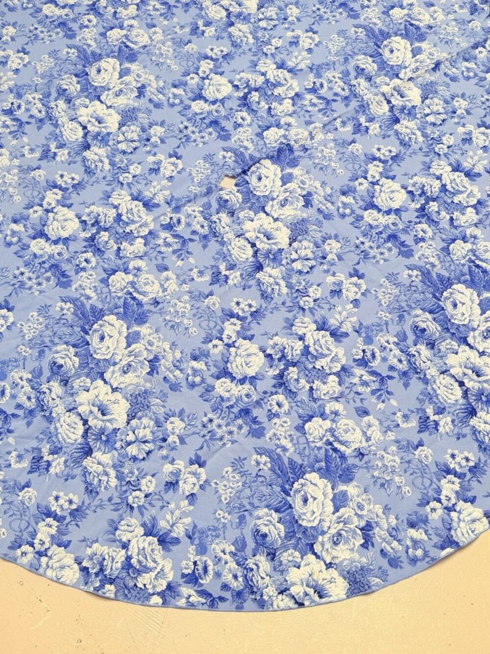 Charter Club Round Cotton Blue Roses Tablecloth 5 Napkins Cottage Summer Garden